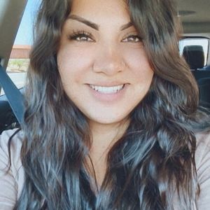 Meet your Posher, Leslie